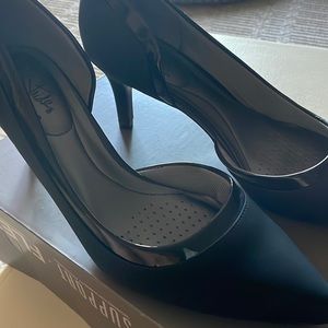 Lifestride Flex High Heeled black pumps. Never worn. Black 9 Medium NWOT